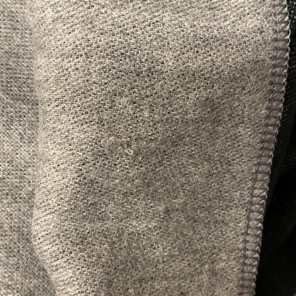 Pretty Persuasions Grey / Black Shawl - Picture 4 of 7